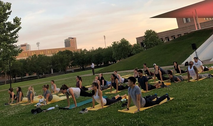 Free yoga class w/ YOGA & GOGA x Kendra Scott